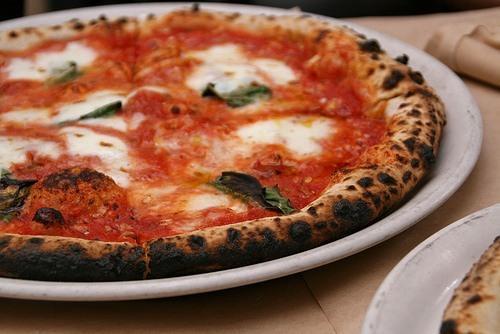 Una pizza margherita (foto d'archivio)