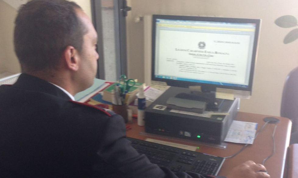 Truffa online, paga auto con assegno scoperto: preso