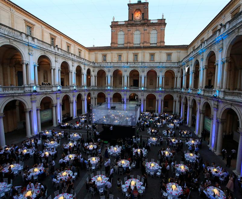 Modena: gala e beneficenza: cena in Accademia per Rock no war   
