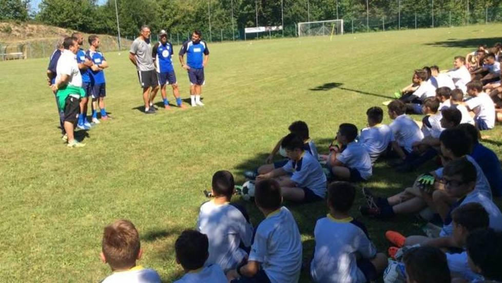 Landucci maestro per un giorno dei giovani calciatori in erba  