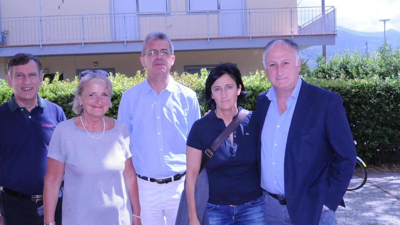 Il sindaco Gianni Lorenzetti e alcuni degli specialisti