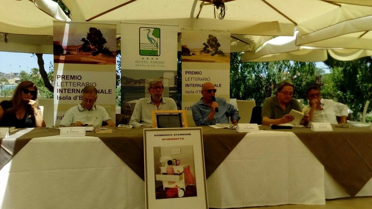 La conferenza stampa con (al centro) Domenico Starnone