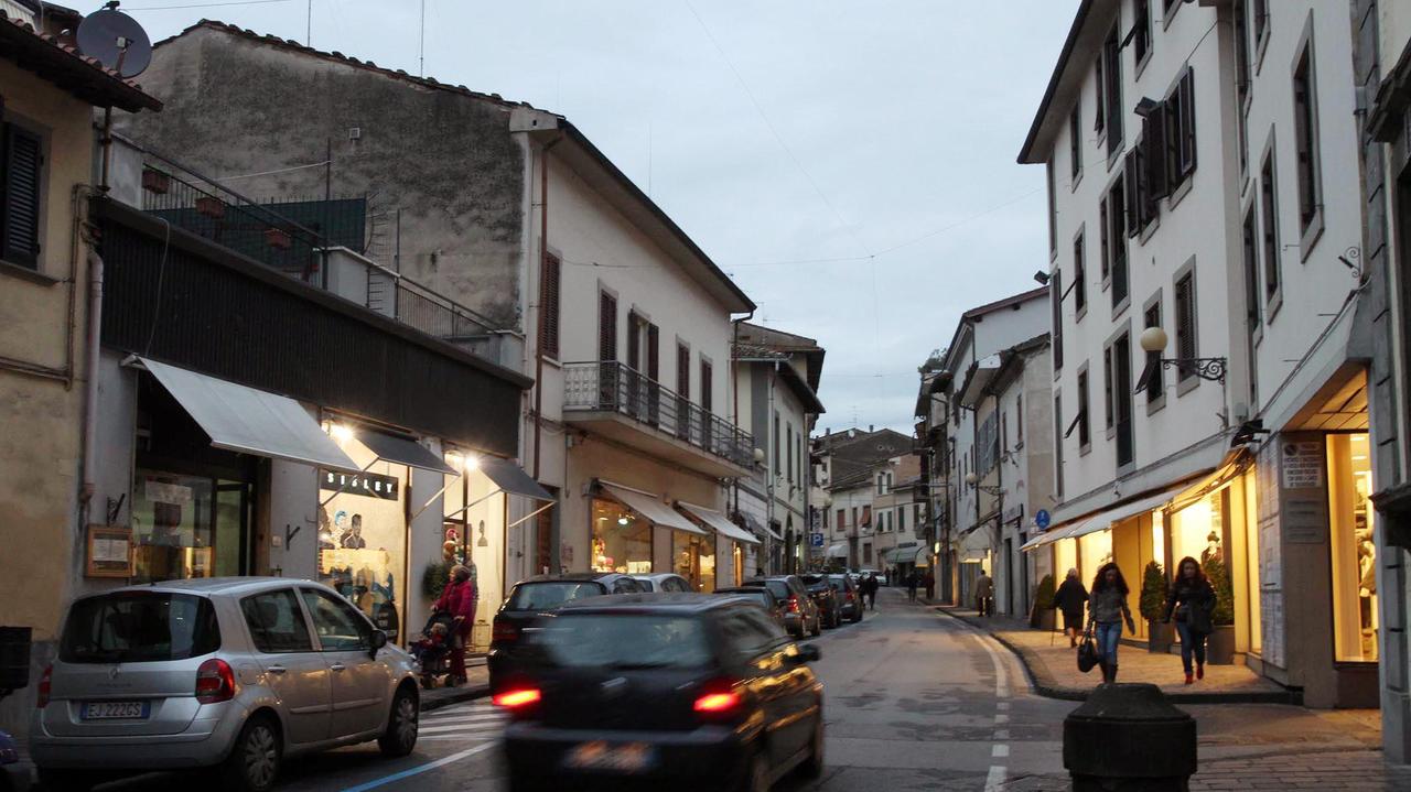 Un tratto di corso Matteotti in centro a Fucecchio (Foto agenzia Carlo Sestini)
