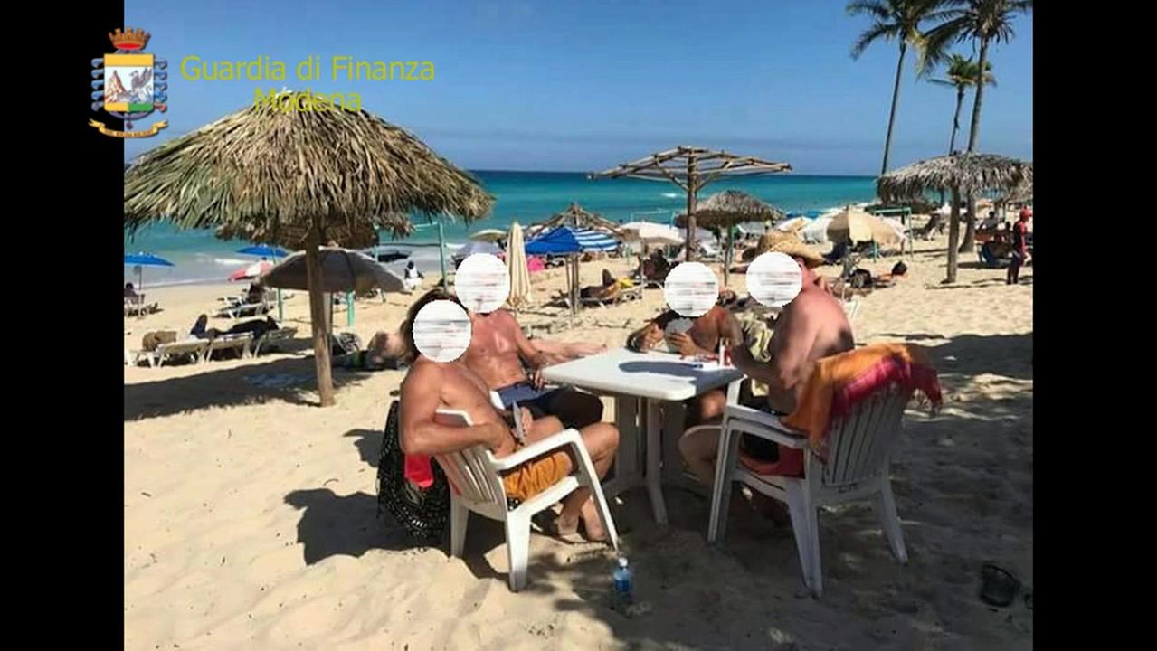Venti aziende nel giro del re della movida