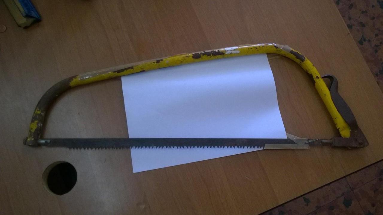 La sega da falegname sequestrata dalla polizia
