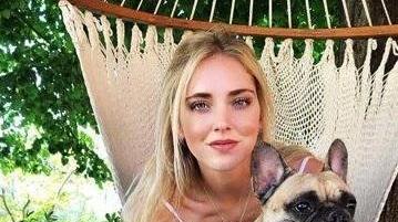 Chiara Ferragni e la sua cagnolina a La Badiola