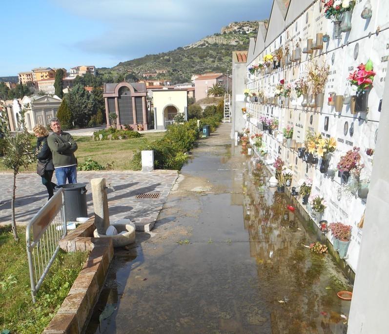 Cimitero congestionato: Comune requisisce i loculi 