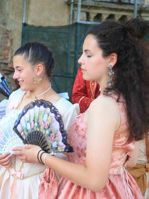 Cena in rosso, è la presa della Bastiglia 