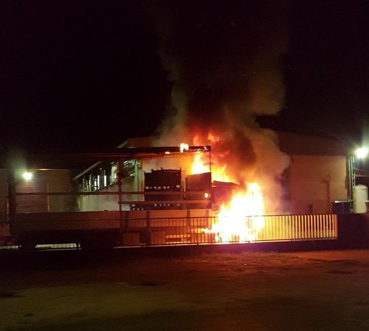 A fuoco un camion, si sospetta il dolo 
