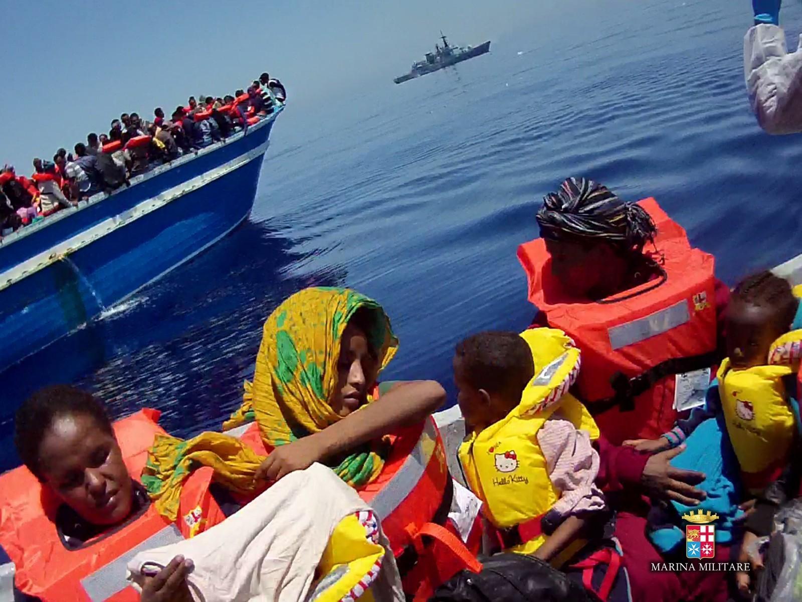 Uno sbarco di migranti nel Mediterraneo