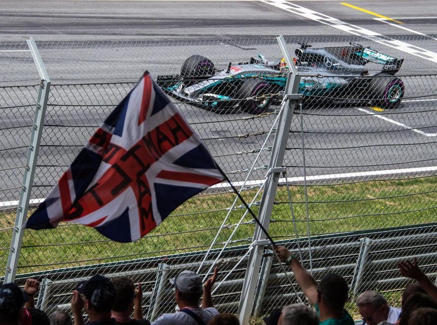 Lewis resta giù dal podio:   «Non potevo fare di più»