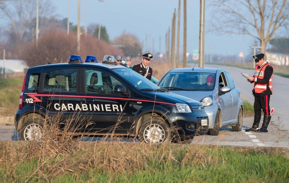 Notte agitata ai Lidi  Diversi gli interventi  dei carabinieri 