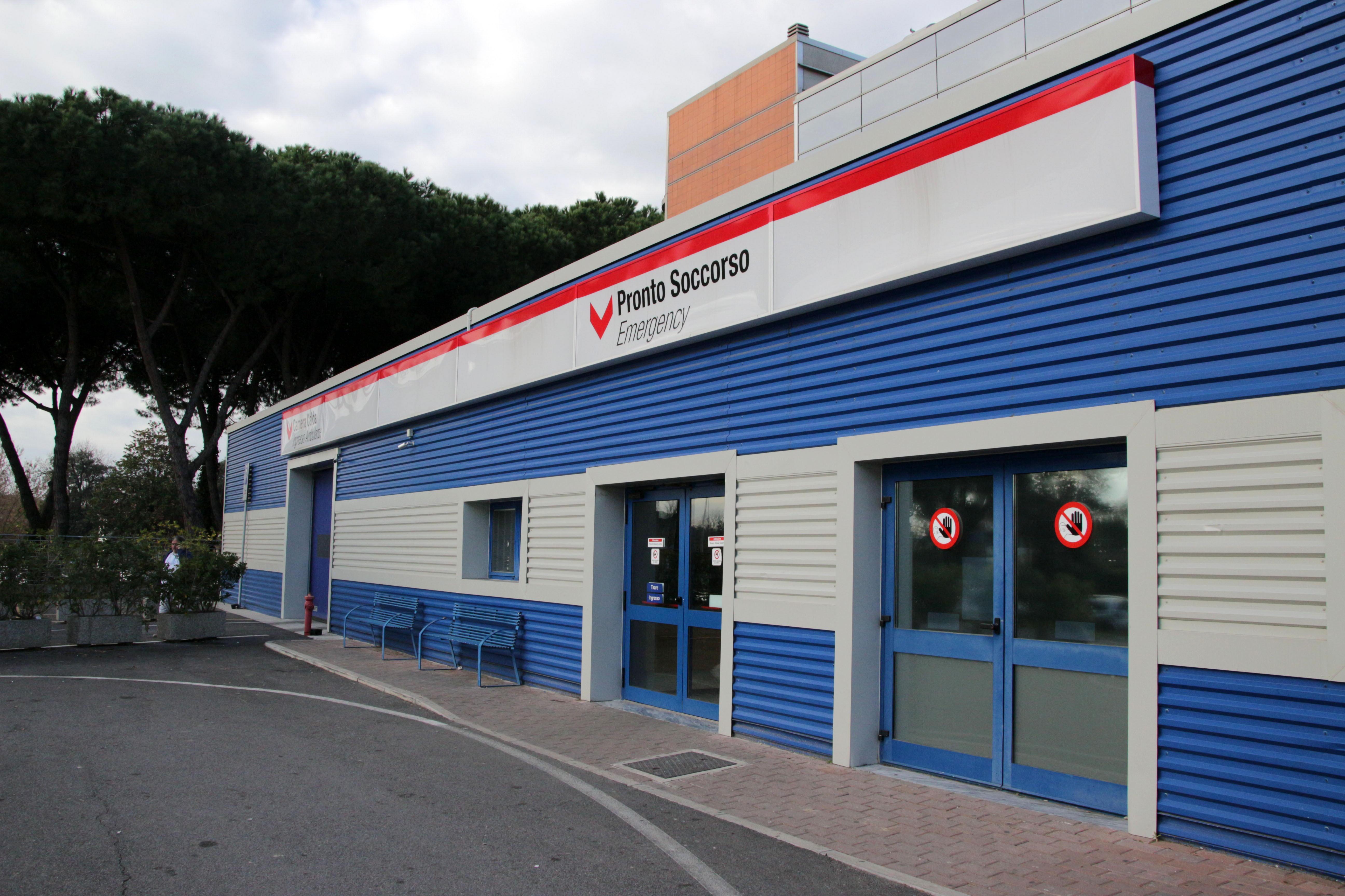 Ferito da lastra di marmo: ora sta meglio 