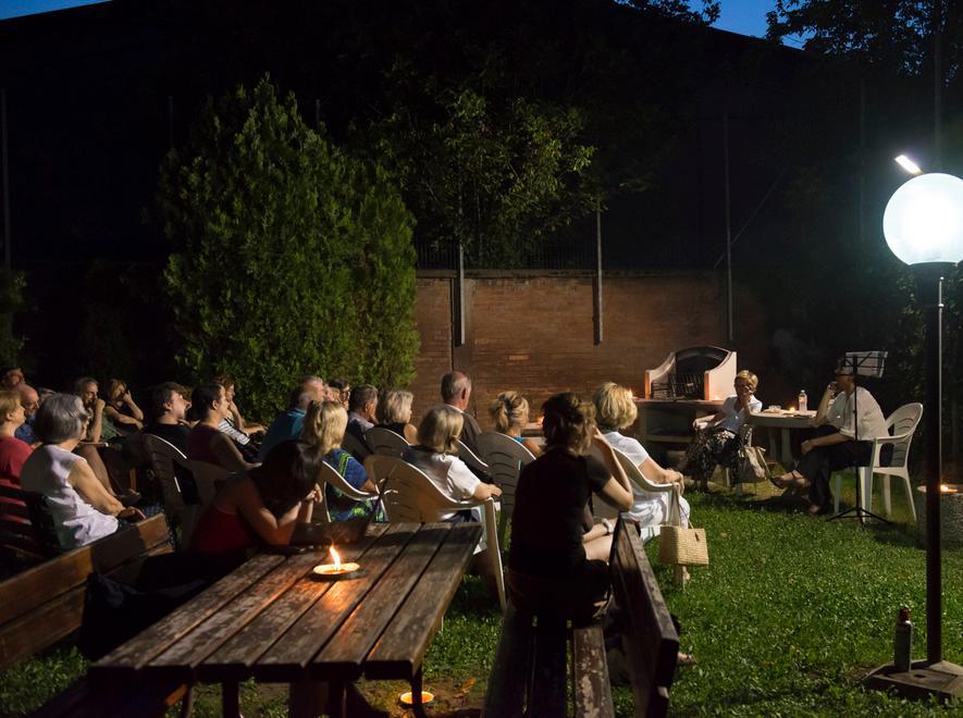 Franca e Diana, elogio del teatro sulla scena del giardino di casa