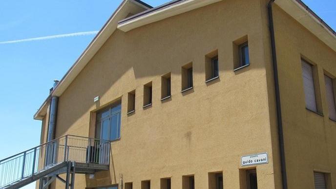 Caos scuole medie: lezioni al palazzetto