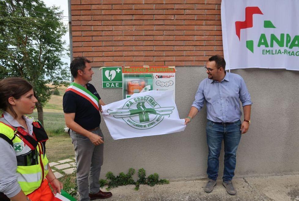 Inaugurato a Gombio il defibrillatore numero 21