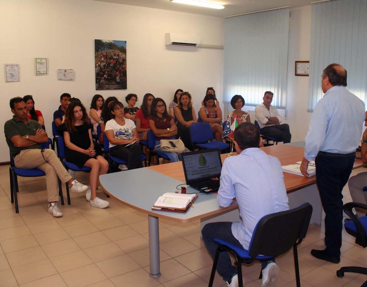 Studenti in Australia per studiare le imprese