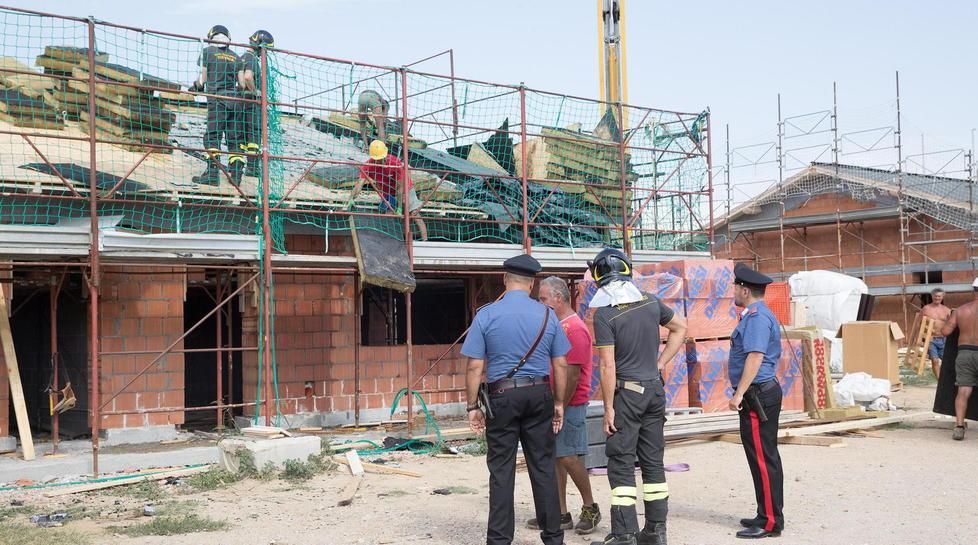 Il cantiere di via Gramsci a Larciano (foto Nucci)