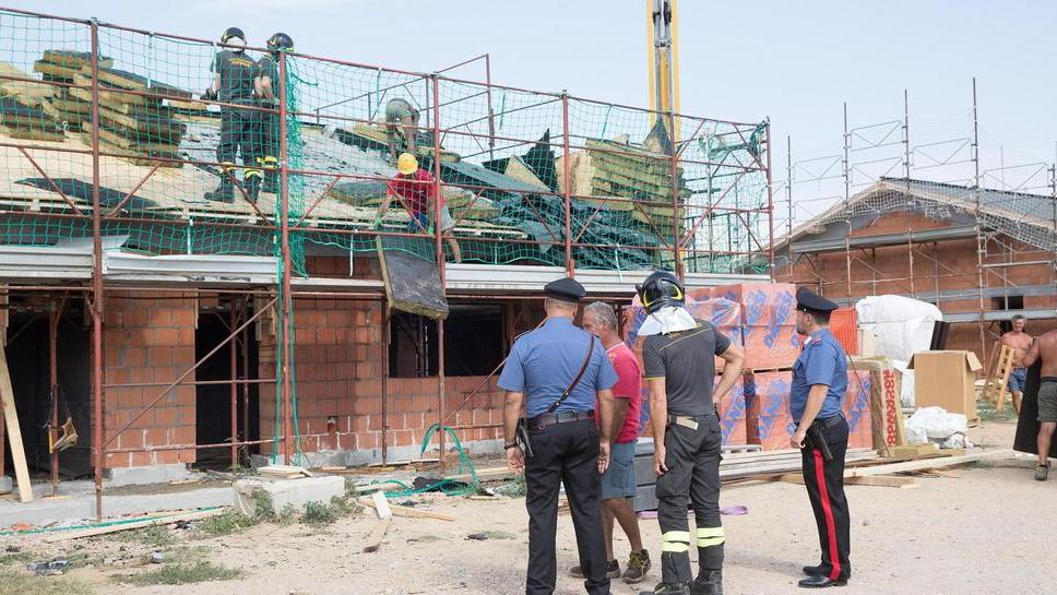Il cantiere di via Gramsci a Larciano (foto Nucci)