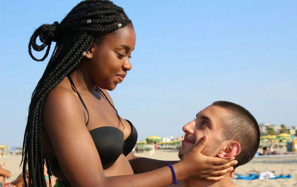 Se l’amore non ha confini: le nozze Modena-mondo 