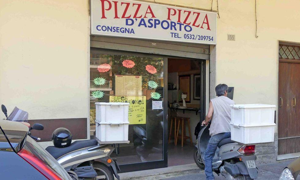 Ladri a mani vuote nella pizzeria 