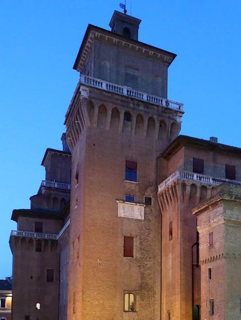 Il Castello Estense comprato nel 1874 per 110.000 lire