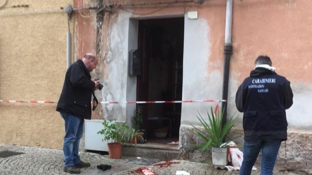 Dà fuoco alla casa della ex e rischia di morirci dentro