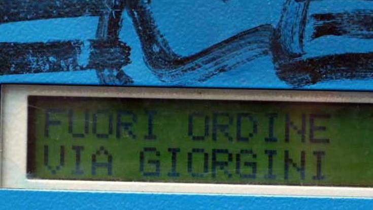 I parcometri in centro a Massa non vanno, caos per gli automobilisti