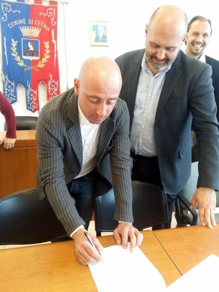 Il momento dell'ingresso di Paolo Bettini nella giunta il 3 marzo 2017
