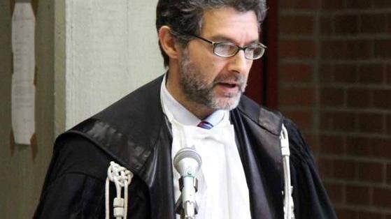 Lo stalker gettava gatti morti nel giardino