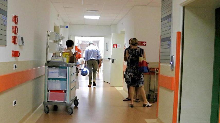 «Le salme non passeranno più dai corridoi degli ambulatori»
