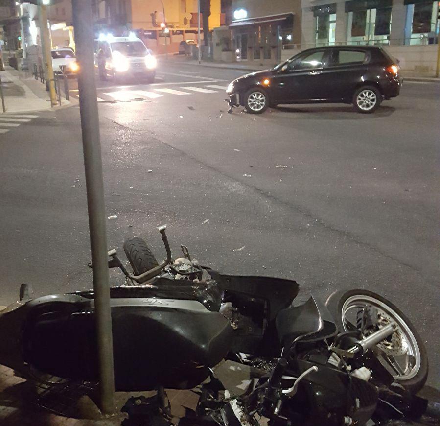 Si schianta con la moto, ferito un 43enne a Cagliari