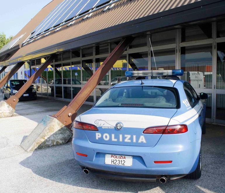Un altro furto di rame al palasport Bulgarelli: «Così non si va avanti»