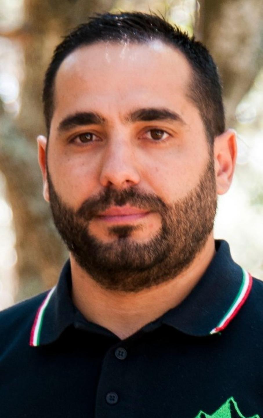Ex albergo Esit al Comune «C’è puzza di fregatura» 