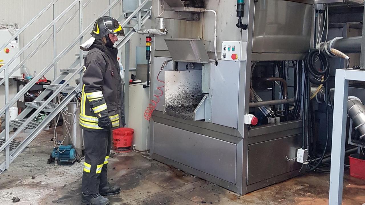Incendio nel sugherificio Cossu