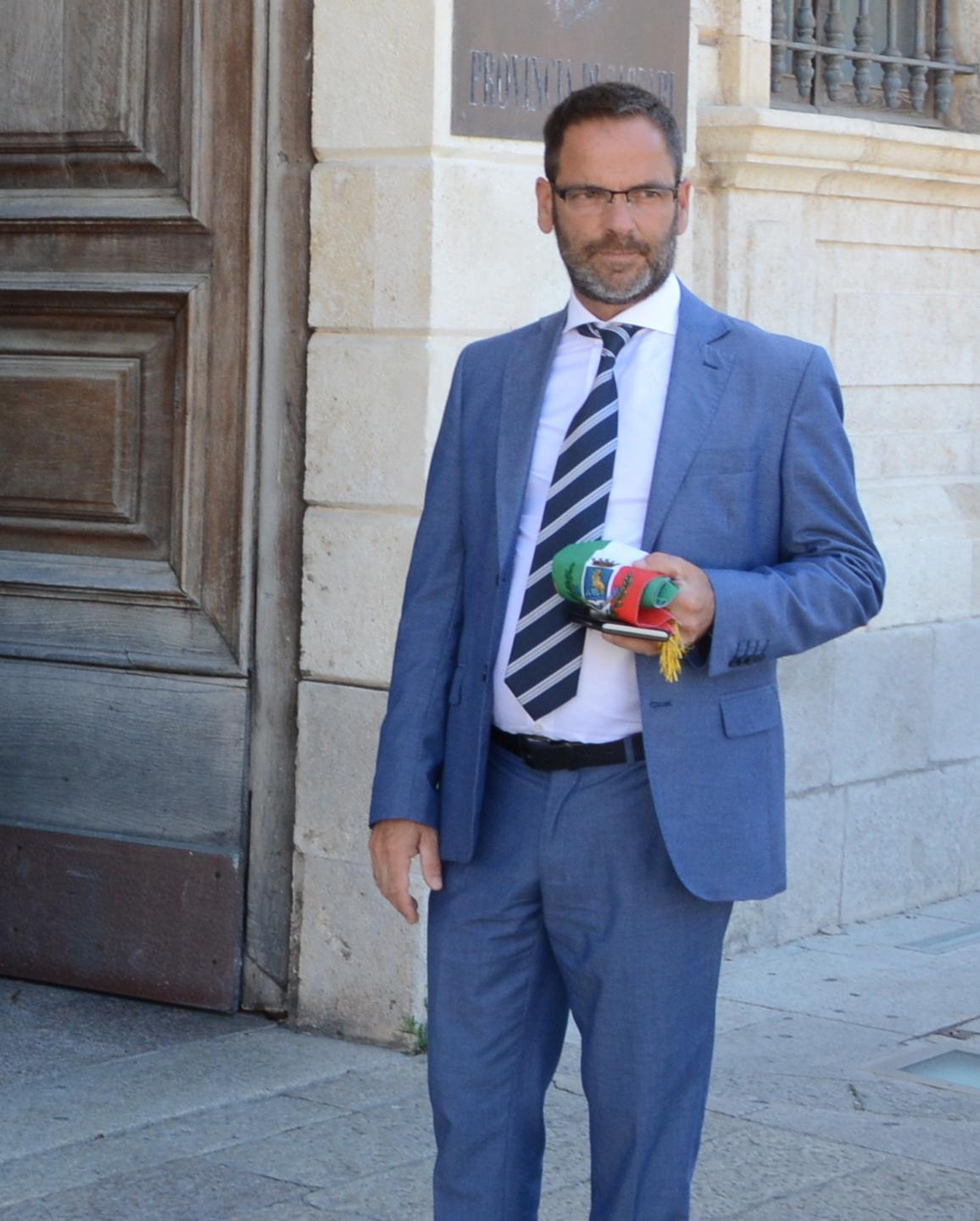 Sanità, il sindaco riprende la fascia 