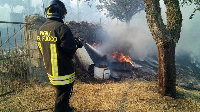 La mano dei piromani sugli incendi che hanno devastato l'isola