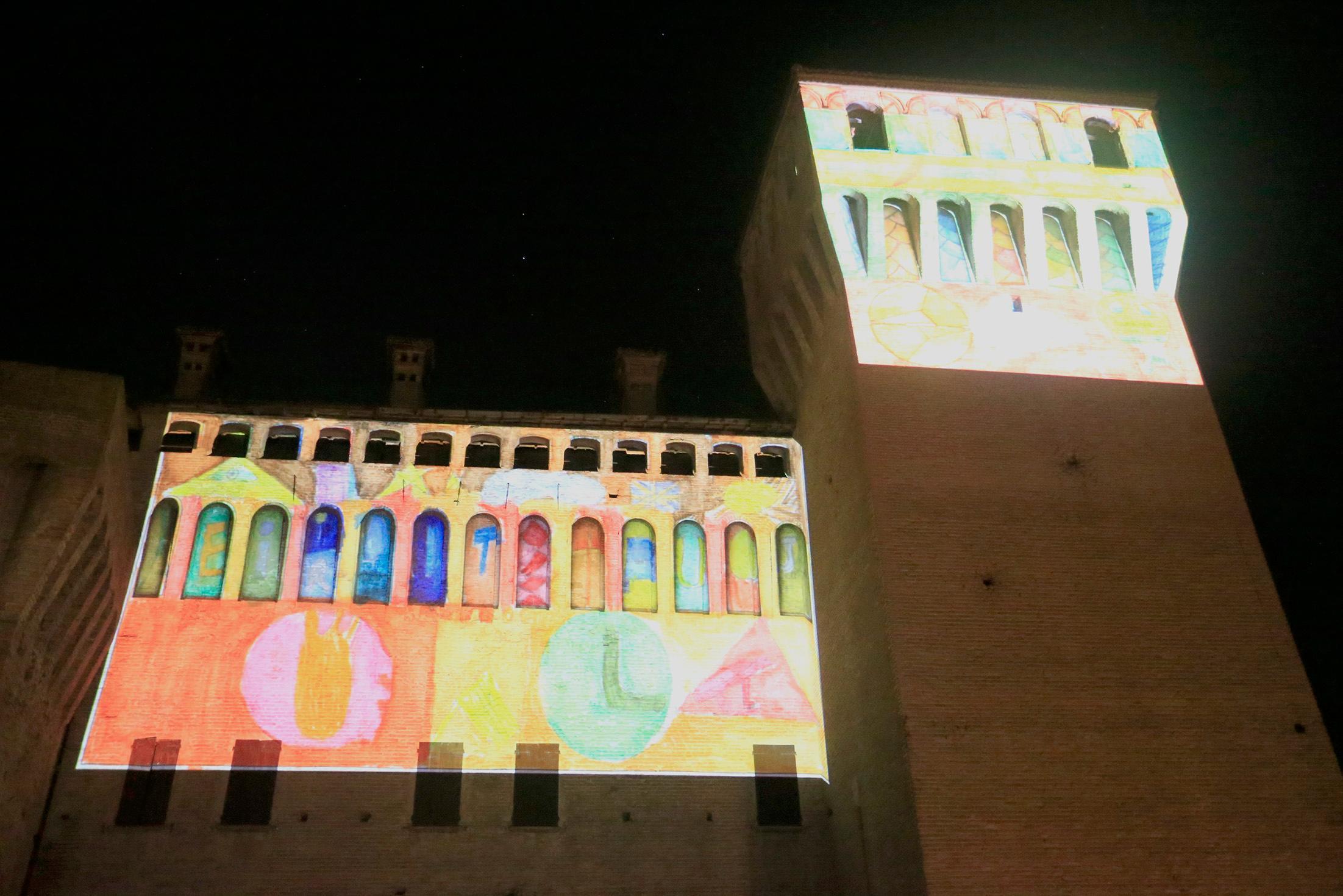Vignola, la magia dei giochi di luce sulla Rocca 