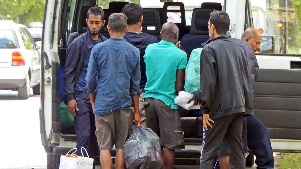 Altri 24 migranti a Ferrara: alberghi esauriti ma all’hub c’è posto
