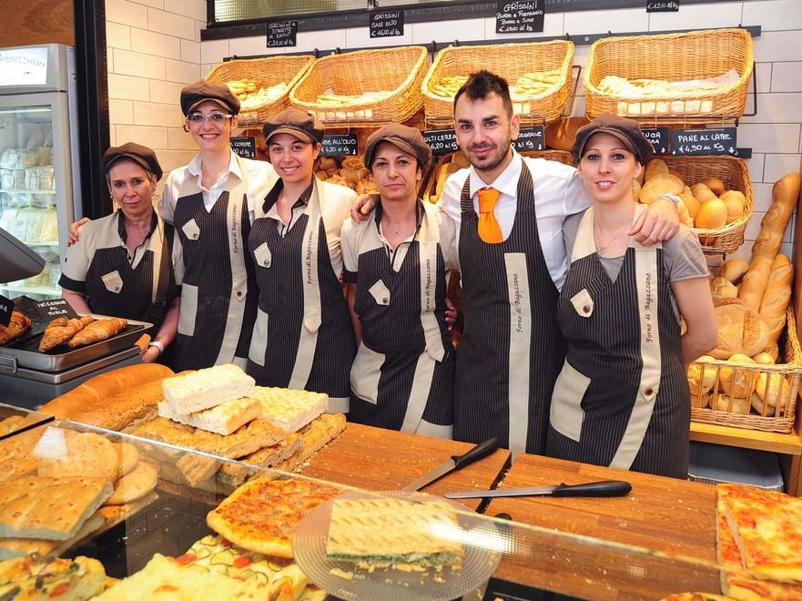 Pane e focacce, ecco il team di Maria