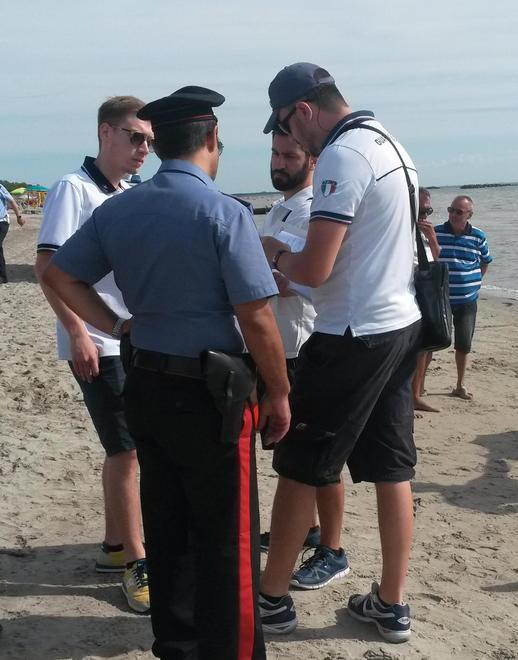 Accusa un malore e annega vicino a riva 