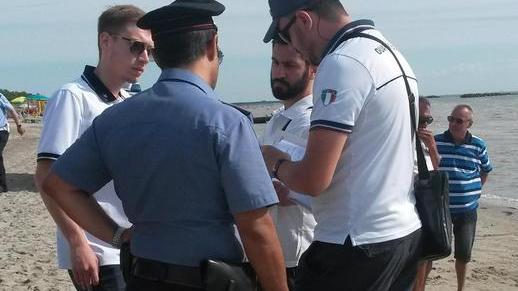 Accusa un malore e annega vicino a riva
