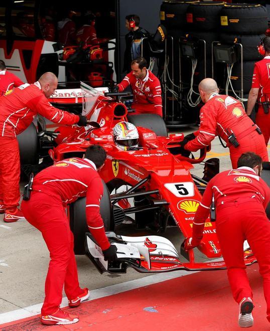 Hamilton, pole con giallo Vettel è terzo: «Ottimista» 