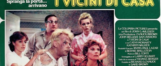 La locandina del film "I vicini di casa" con Dan Aykroyd e John Belushi