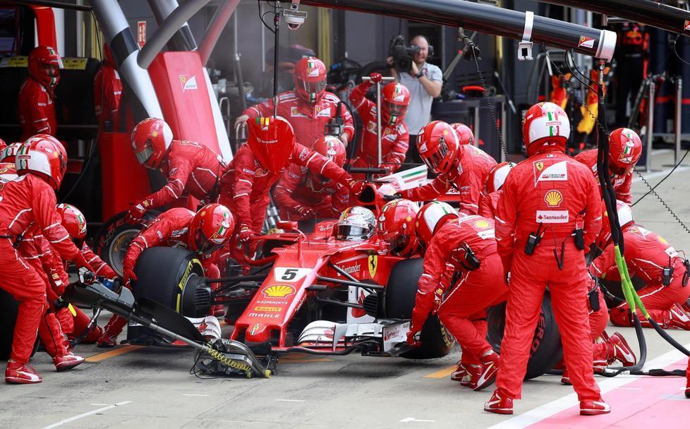 Dominio Hamilton Ferrari, beffa finale 