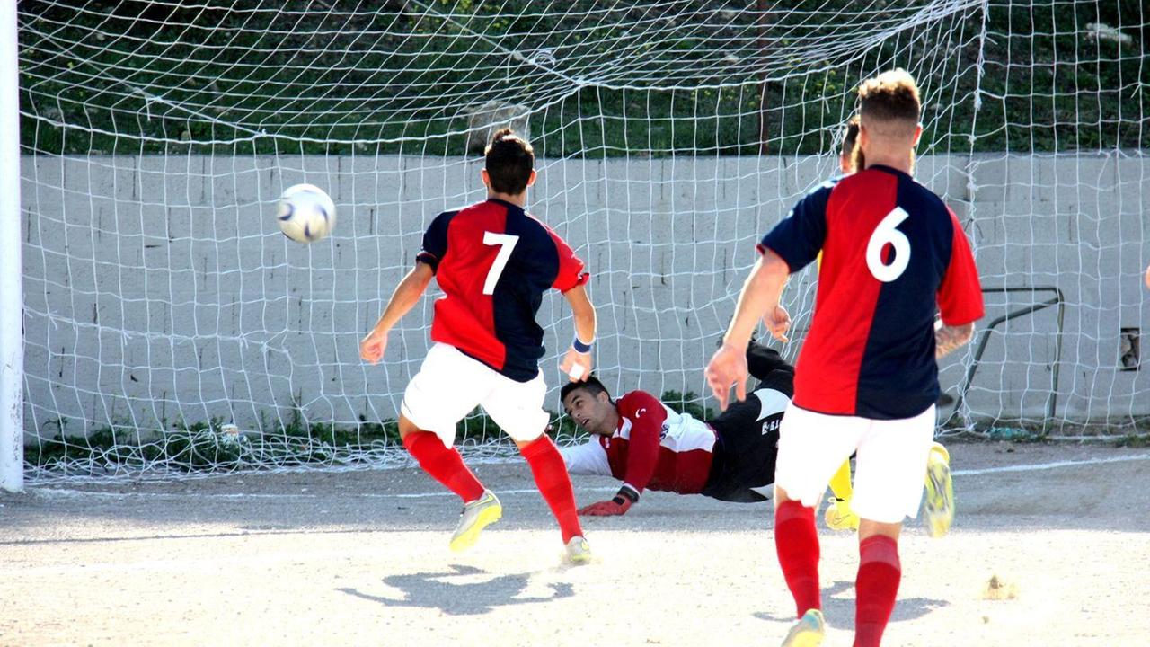 Porto Torres, i dirigenti non mollano «Avanti nonostante le difficoltà»