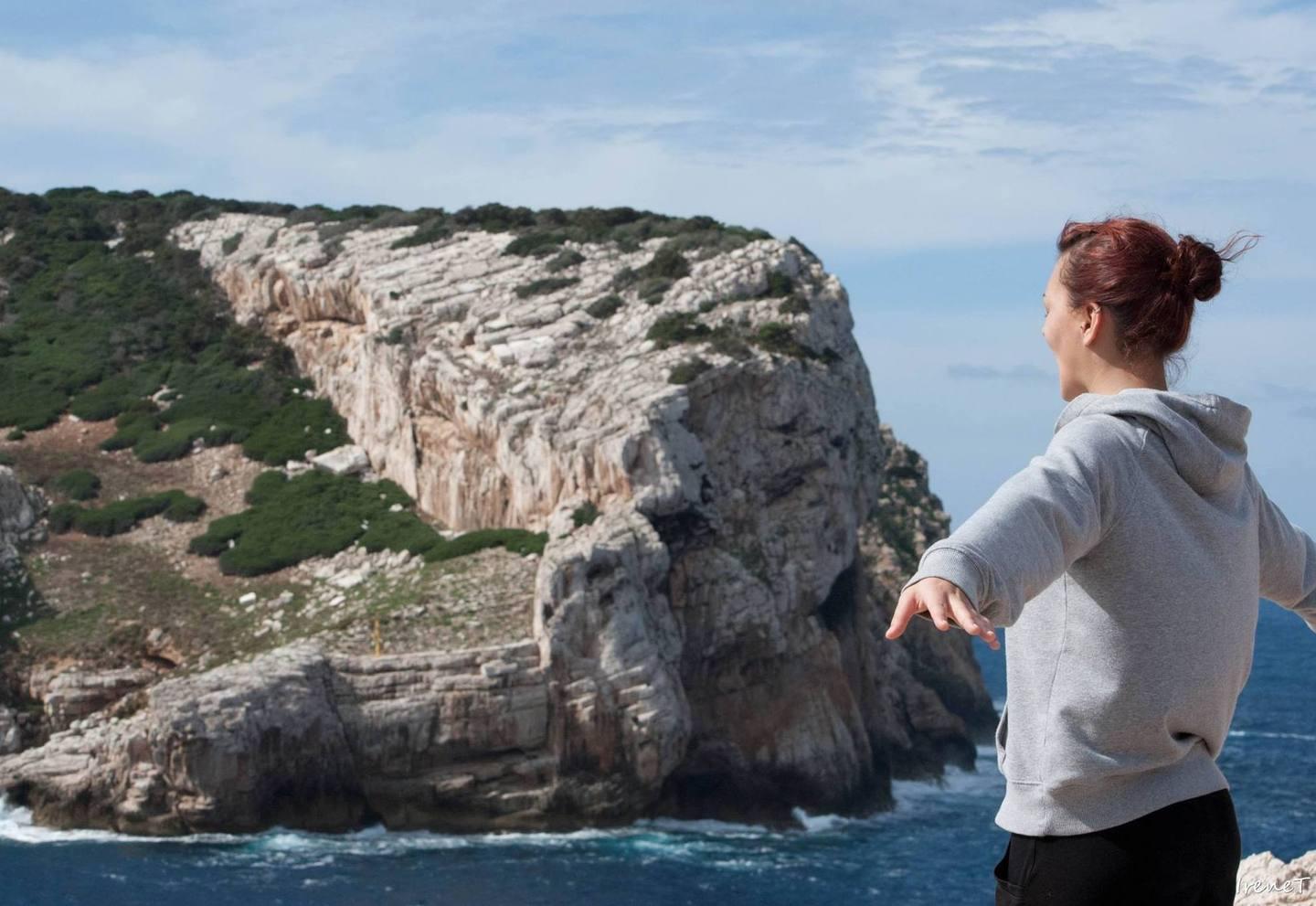 Aeroporto di Alghero troppo vicino: a rischio colonia grifoni 