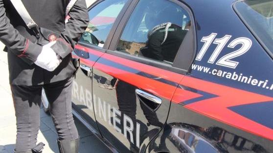 Un'auto dei carabinieri (foto d'archivio)