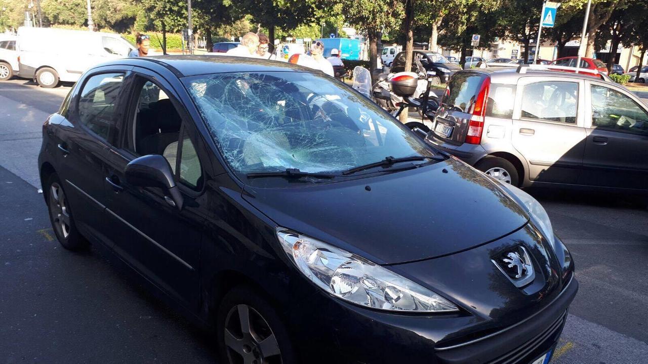 Investito sul viale Carducci: in ospedale con un trauma cranico