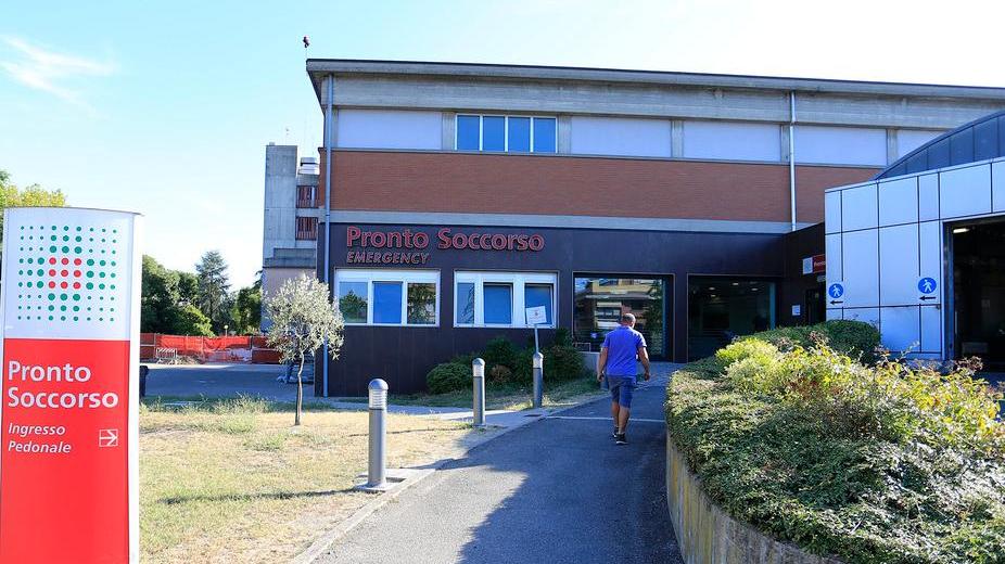 Carpi: «Quattro ore di attesa senza vedere un medico»